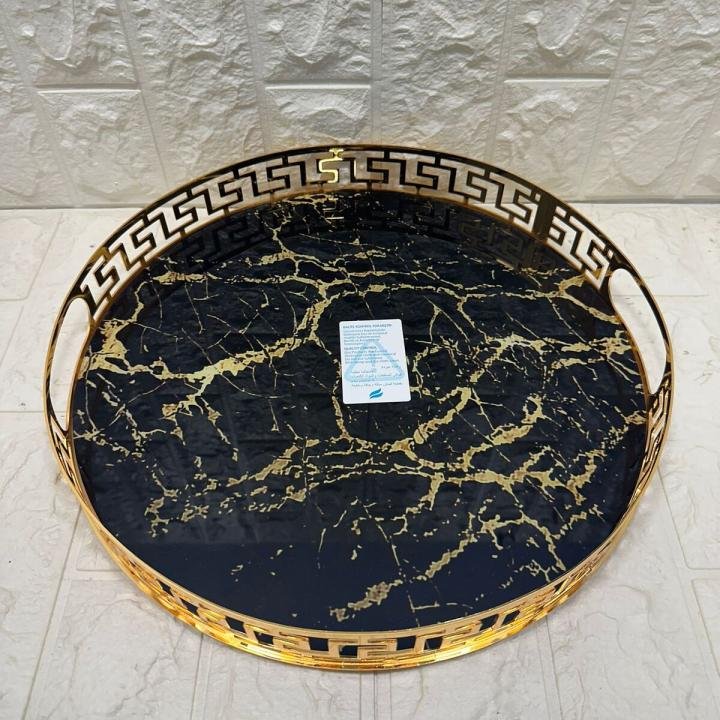 Yuvarlak Büyük Gold Metal Cam Tepsi 35 cm, şık ve dayanıklı mutfak aksesuarı